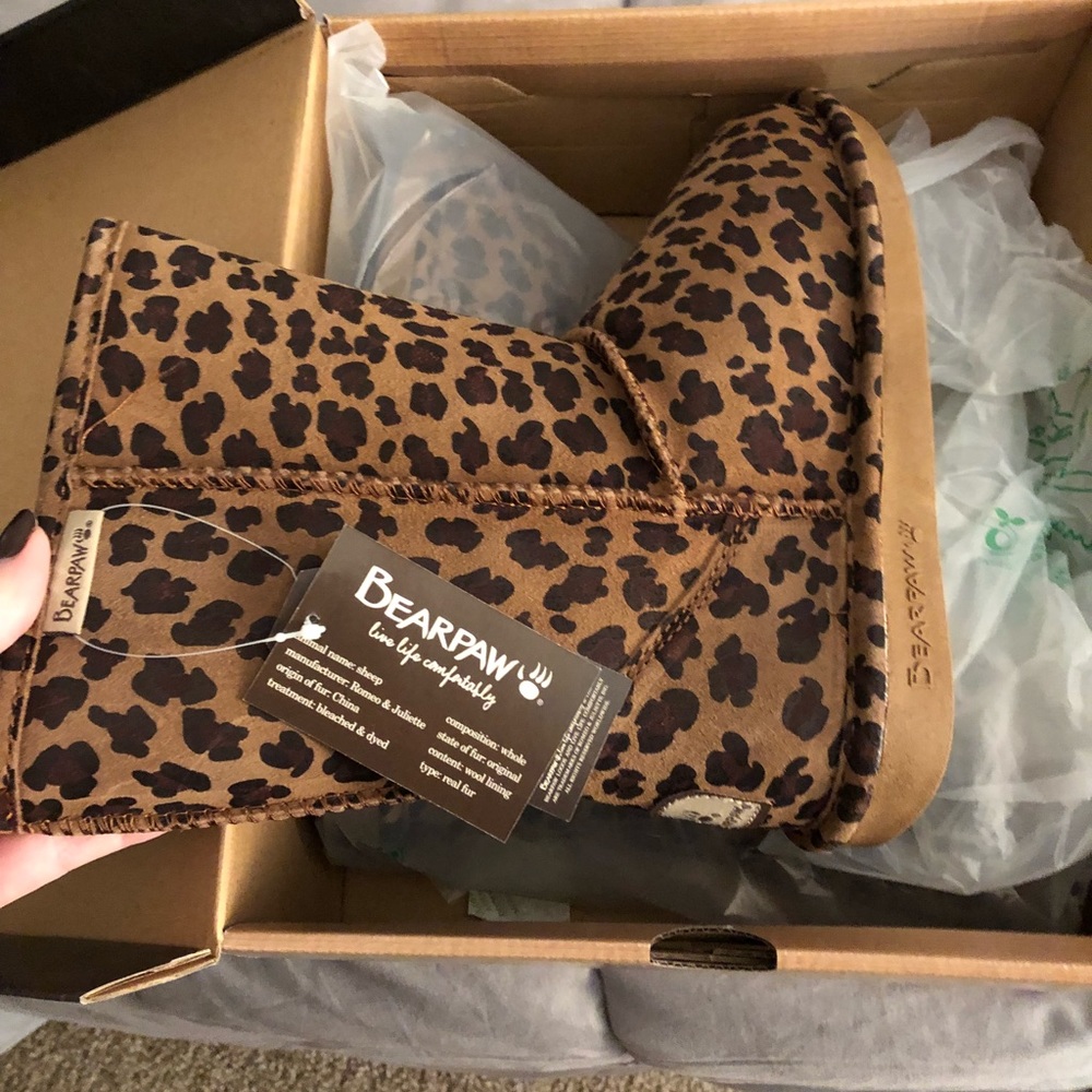 NWT BearPaw Eva Boot